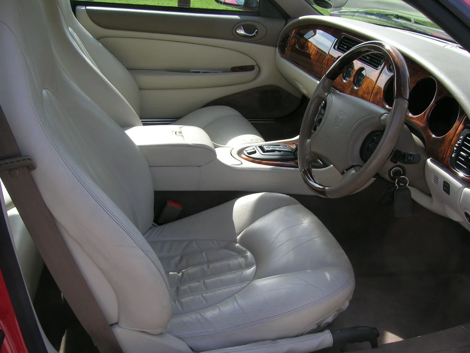 1998 Jaguar X100 XK8 - Image 2 of 4