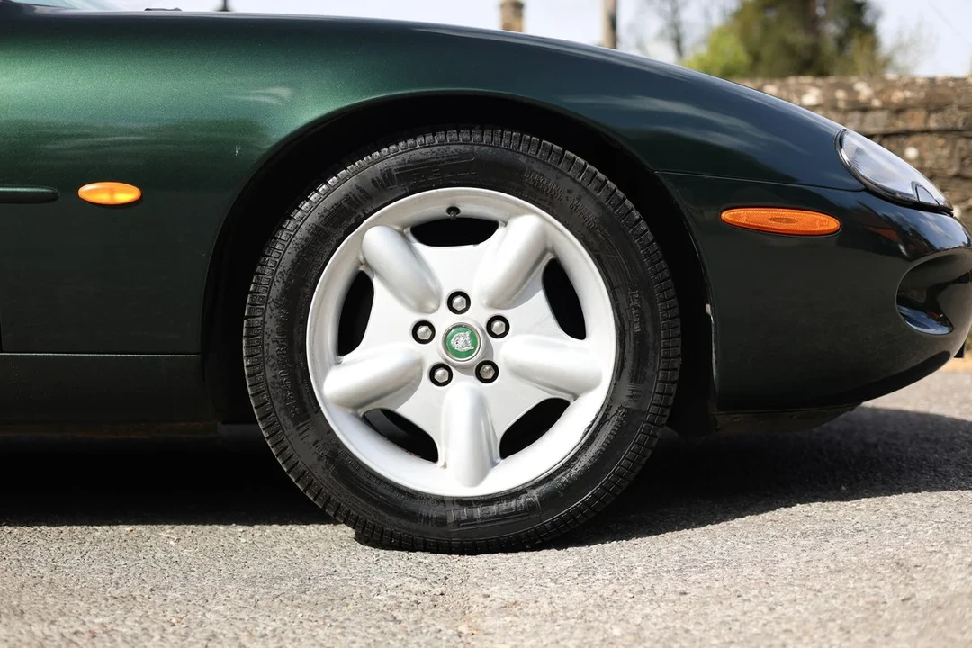 1998 Jaguar X100 XK8 - Image 27 of 30