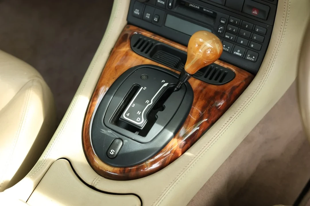 1998 Jaguar X100 XK8 - Image 15 of 30