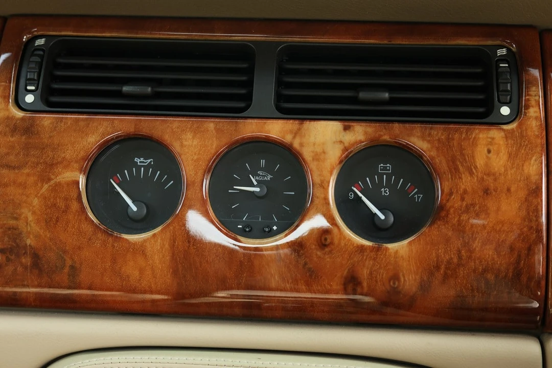 1998 Jaguar X100 XK8 - Image 13 of 31