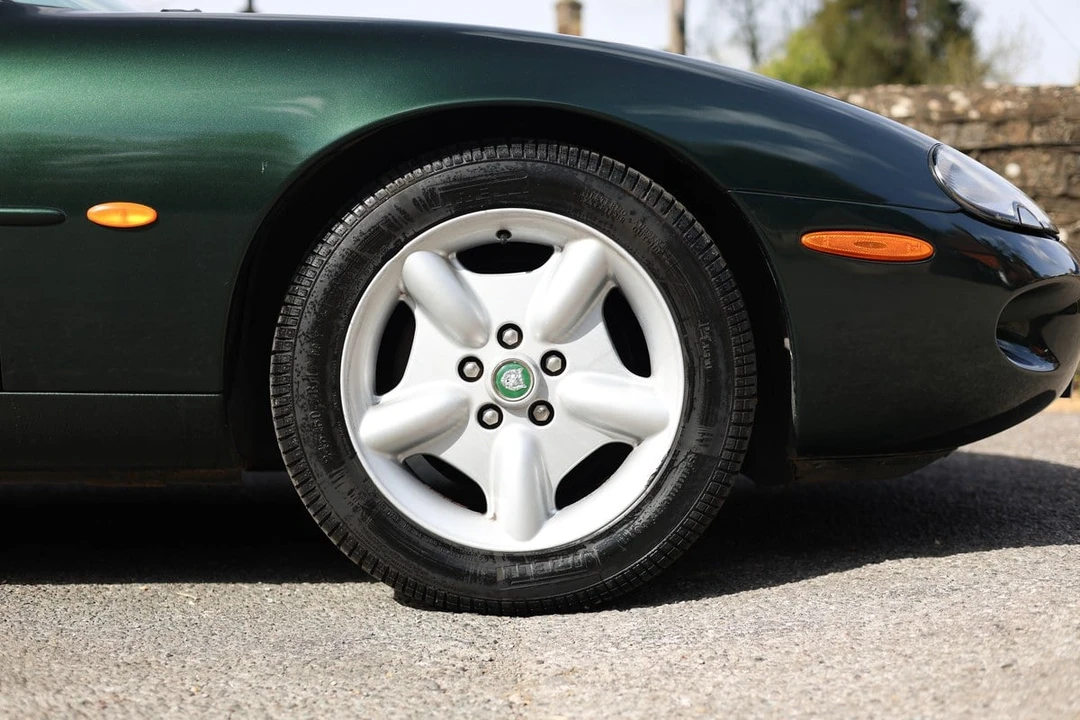 1998 Jaguar X100 XK8 - Image 27 of 31