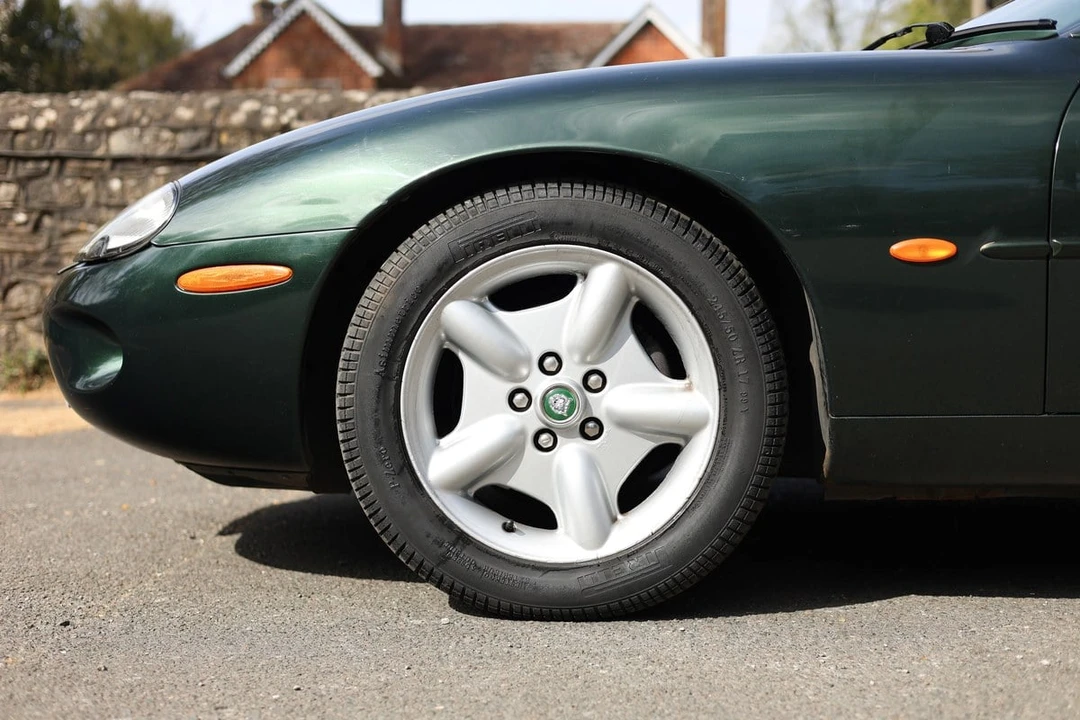 1998 Jaguar X100 XK8 - Image 9 of 31