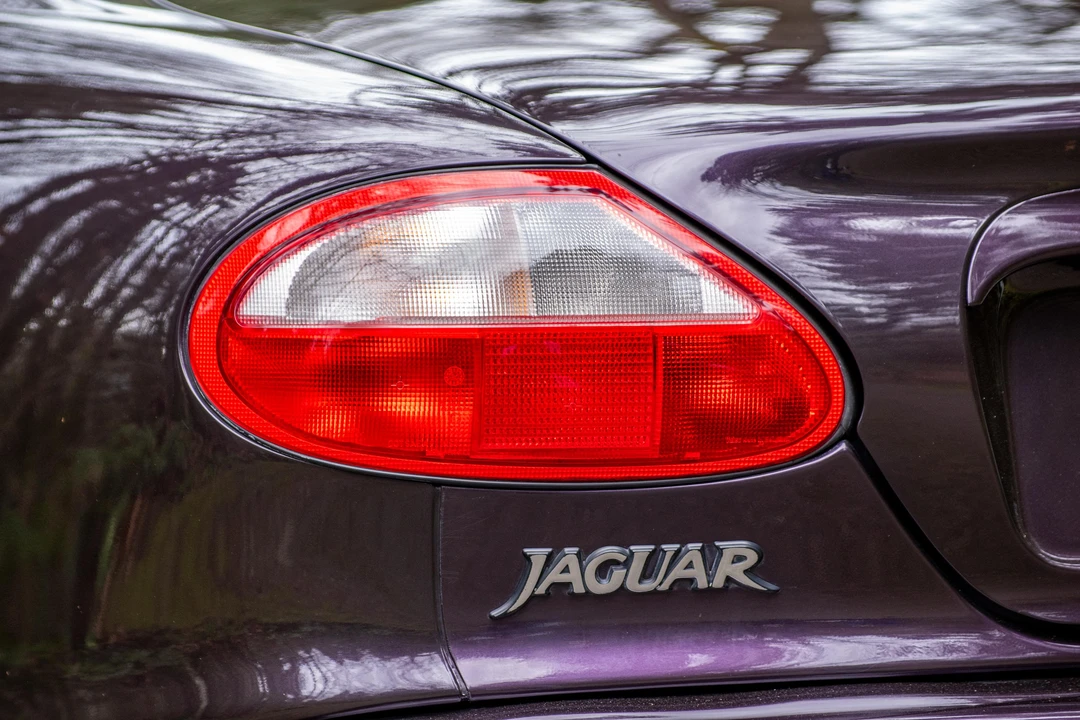 1998 Jaguar X100 XK8 - Image 28 of 31