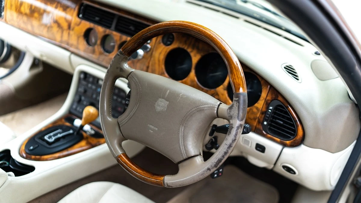 1998 Jaguar X100 XK8 - Image 17 of 30