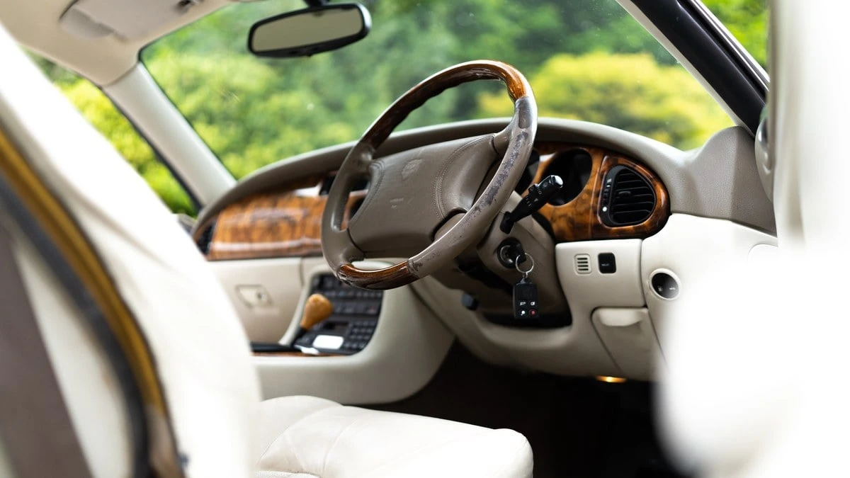 1998 Jaguar X100 XK8 - Image 16 of 30