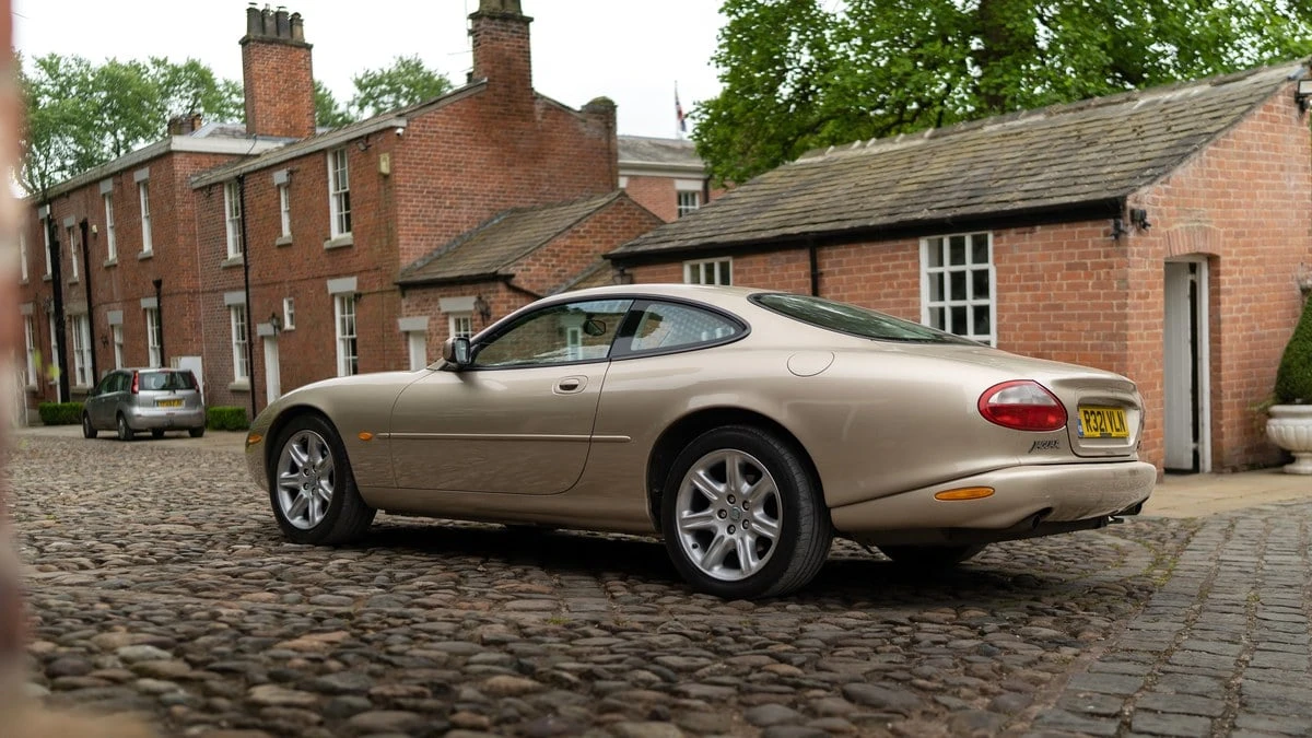 1998 Jaguar X100 XK8 - Image 9 of 30