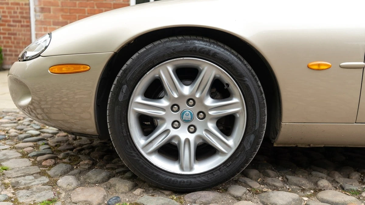 1998 Jaguar X100 XK8 - Image 11 of 30