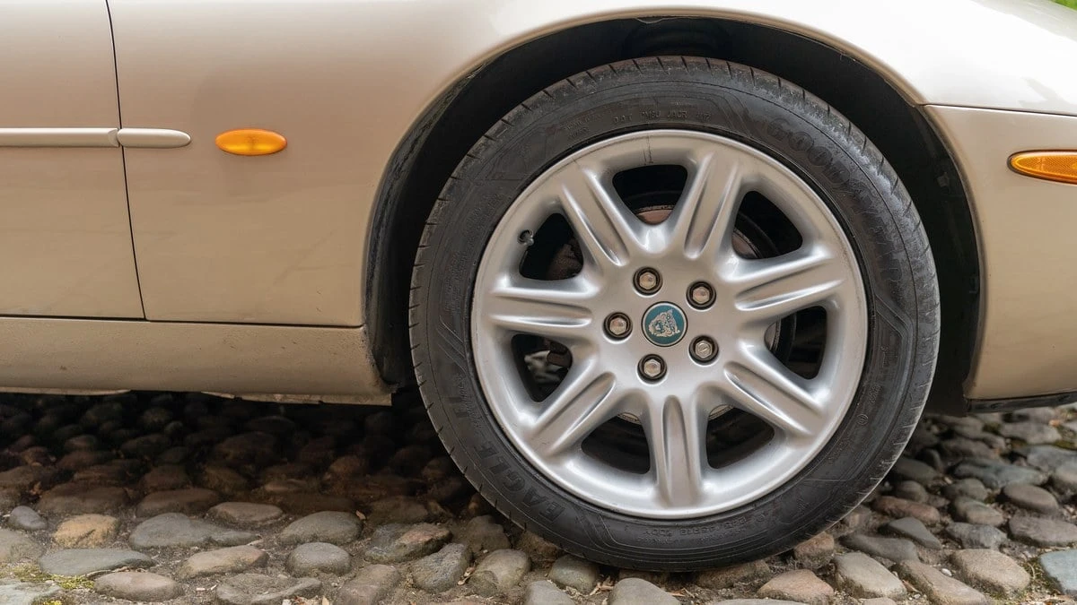 1998 Jaguar X100 XK8 - Image 13 of 30