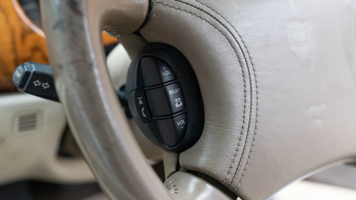 1998 Jaguar X100 XK8 - Image 23 of 30