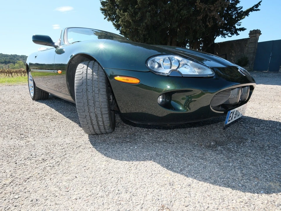 1998 Jaguar X100 XKR - Image 2 of 30
