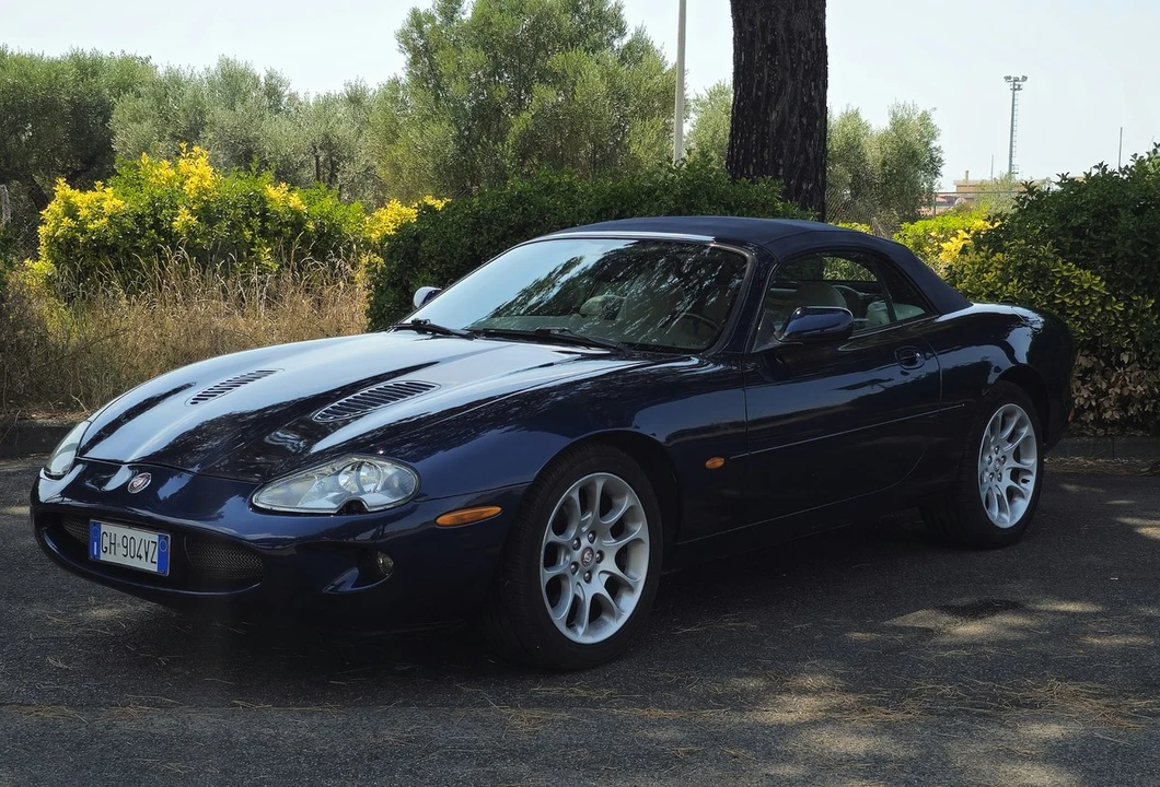 1998 Jaguar X100 XKR - Image 9 of 30