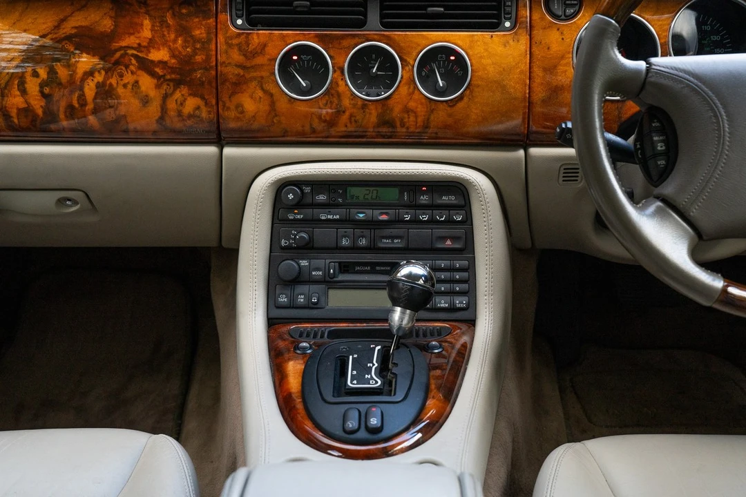 1998 Jaguar X100 XKR - Image 30 of 30