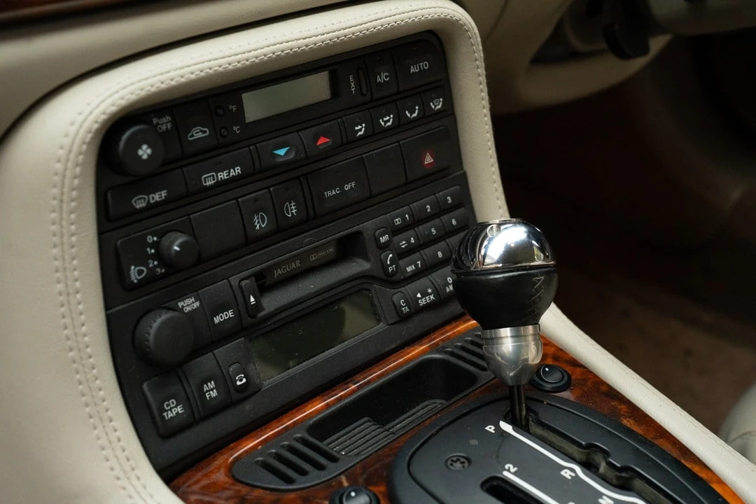 1998 Jaguar X100 XKR - Image 26 of 30