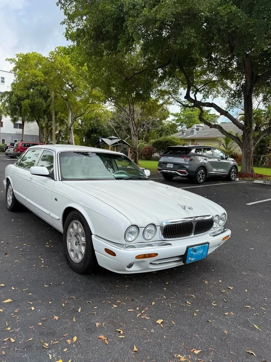 1998 Jaguar X308 XJ - Image 2 of 8