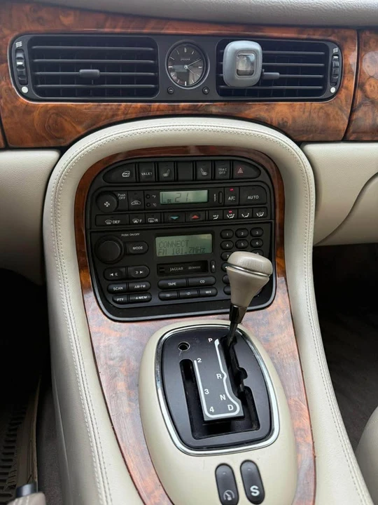 1998 Jaguar X308 XJ - Image 5 of 13