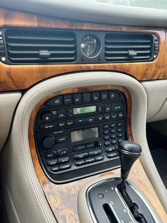 1998 Jaguar X308 XJ - Image 11 of 17
