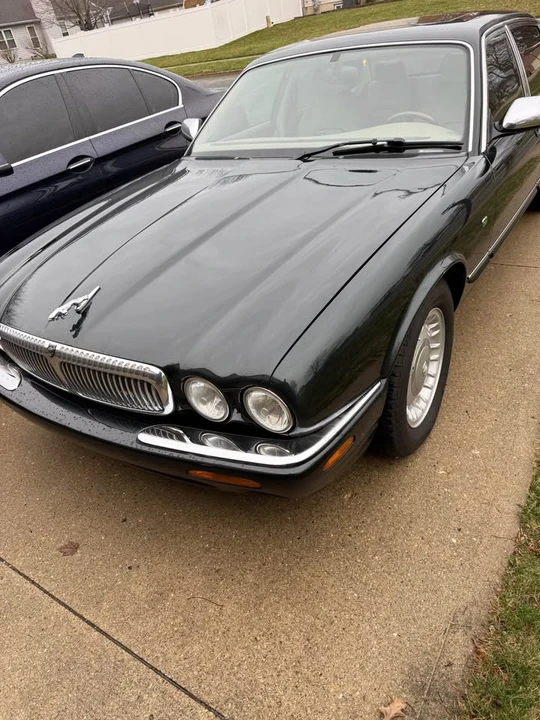 1998 Jaguar X308 XJ - Image 2 of 12