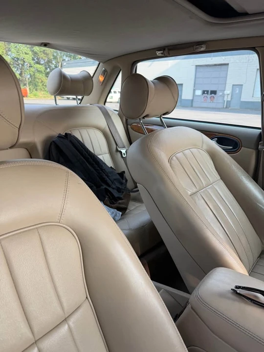 1998 Jaguar X308 XJ - Image 8 of 12