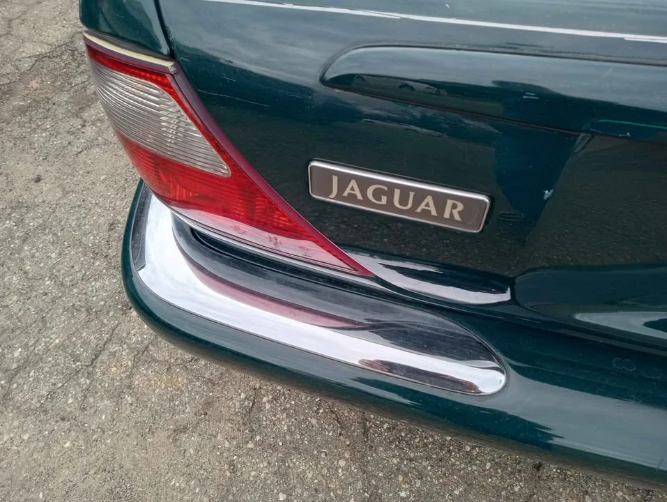 1998 Jaguar X308 XJR - Image 10 of 12