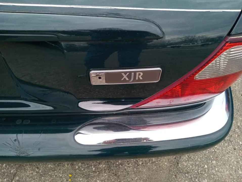 1998 Jaguar X308 XJR - Image 11 of 12