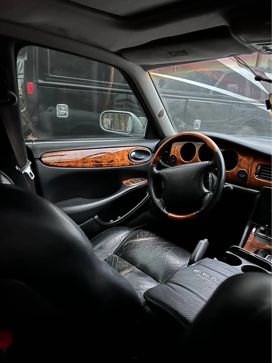 1998 Jaguar X308 XJR - Image 6 of 11