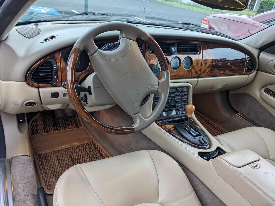 1998 Jaguar XK - Image 10 of 11