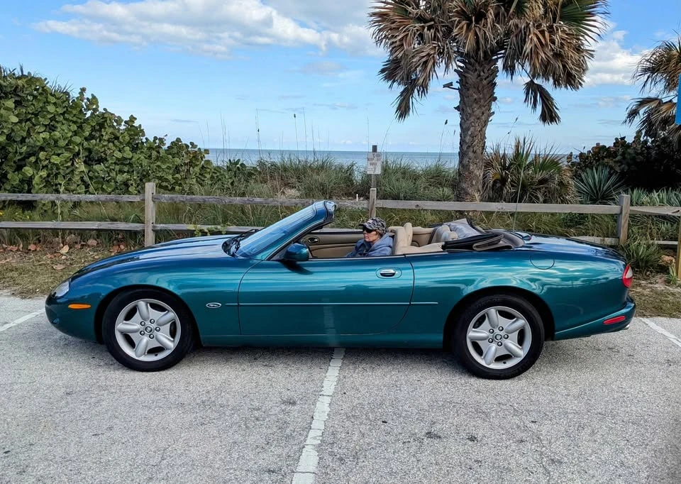 1998 Jaguar XK - Image 2 of 11