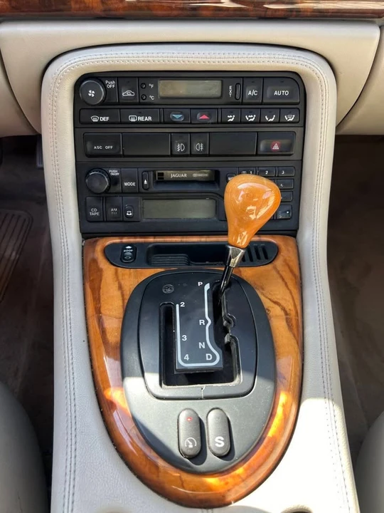 1998 Jaguar XK - Image 19 of 19