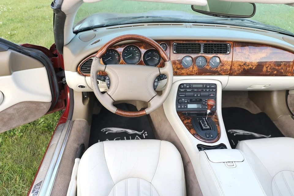 1998 Jaguar X100 XK8 - Image 9 of 12