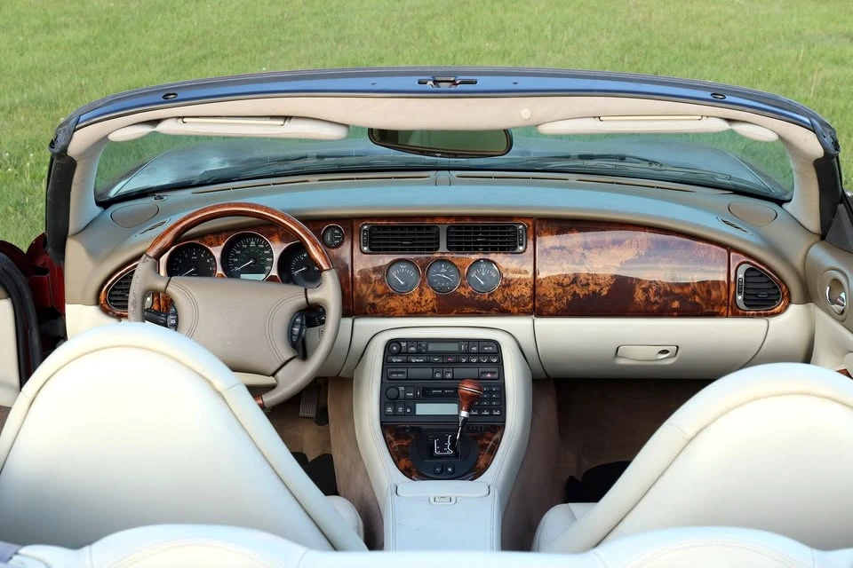 1998 Jaguar X100 XK8 - Image 7 of 12