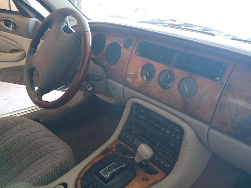 1998 Jaguar X100 XK8 - Image 12 of 13