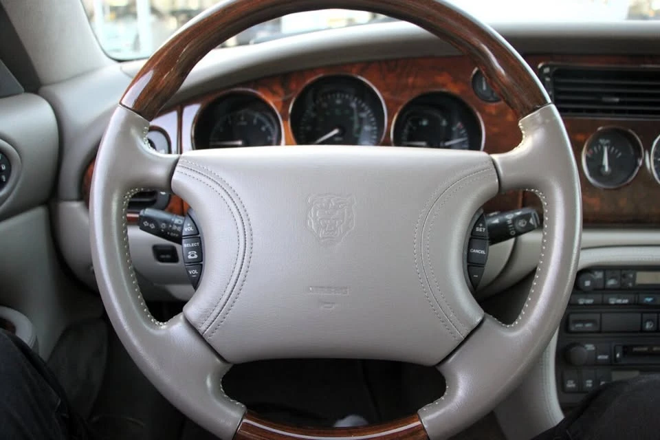 1998 Jaguar X100 XK8 - Image 9 of 16