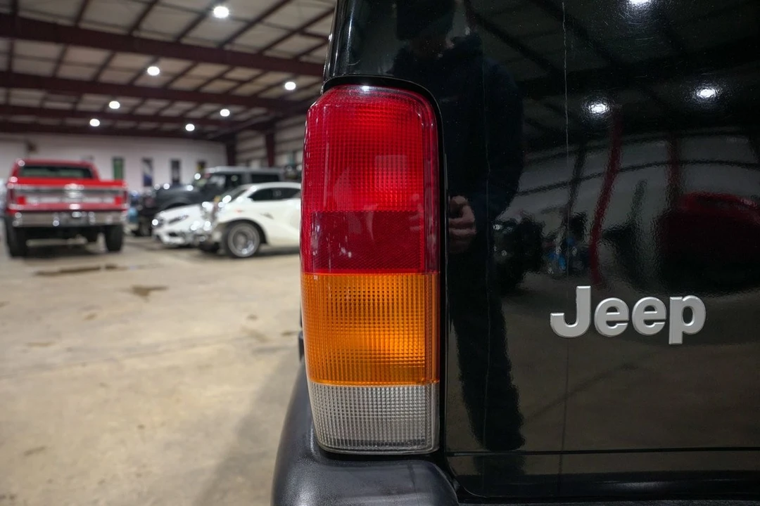 1998 Jeep XJ Cherokee - Image 10 of 12