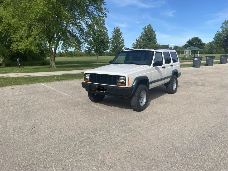1998 Jeep XJ Cherokee - Image 2 of 31