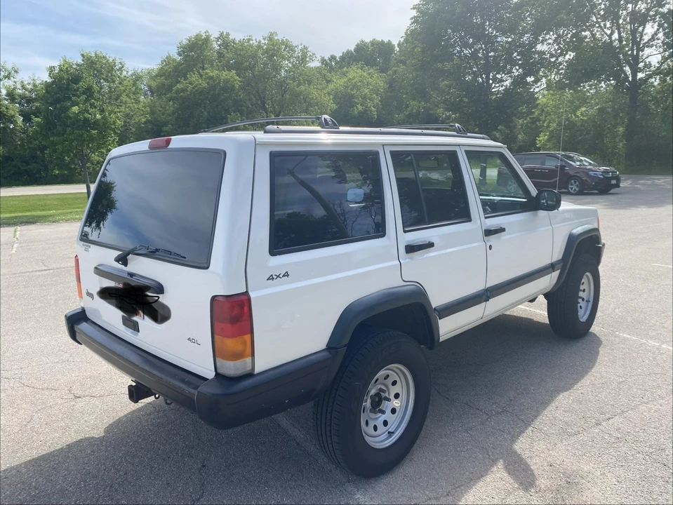 1998 Jeep XJ Cherokee - Image 9 of 31