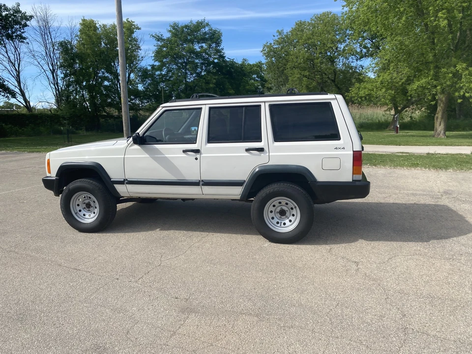 1998 Jeep XJ Cherokee - Image 6 of 31