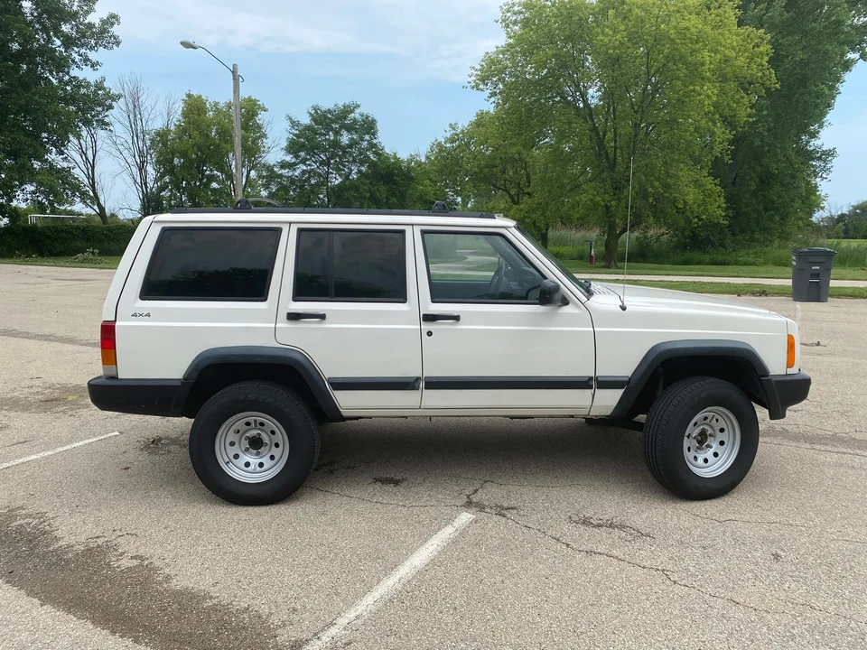 1998 Jeep XJ Cherokee - Image 11 of 31