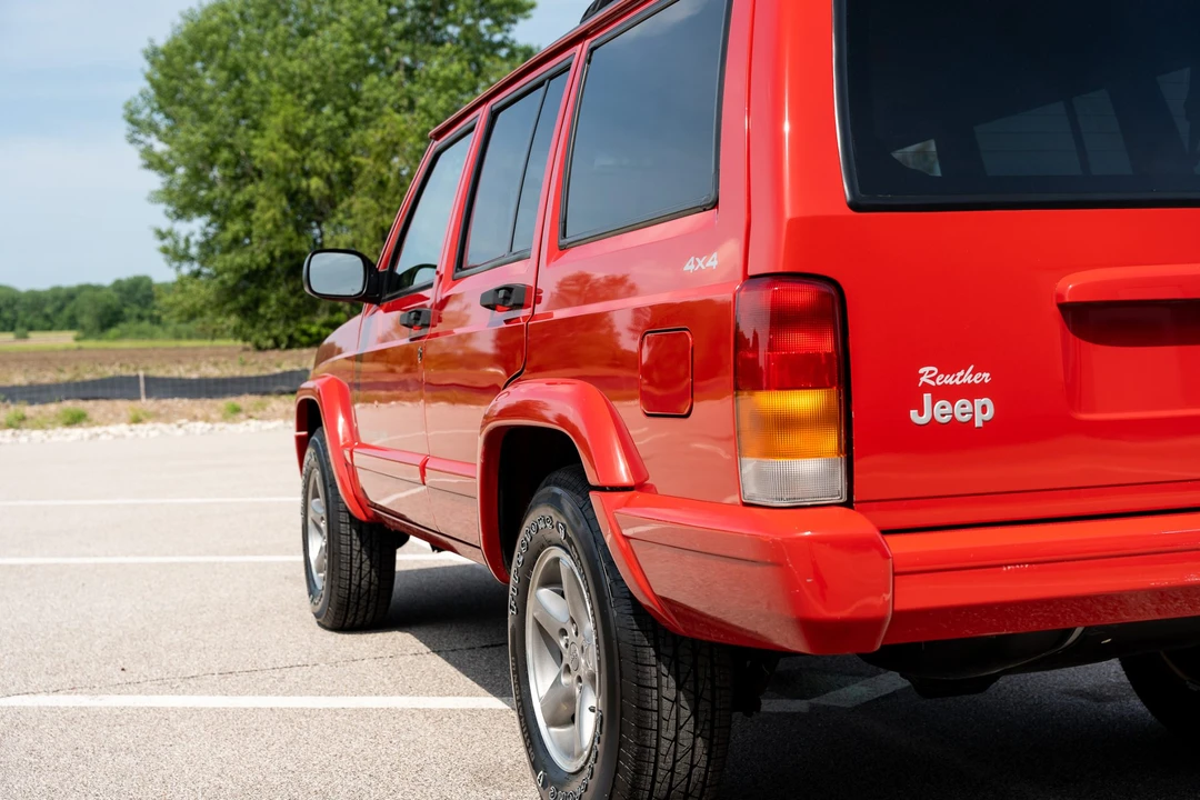 1998 Jeep XJ Cherokee - Image 10 of 31