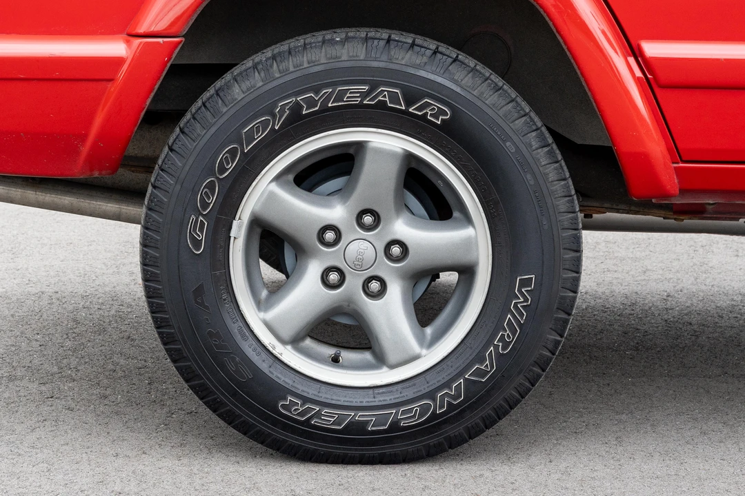 1998 Jeep XJ Cherokee - Image 25 of 31