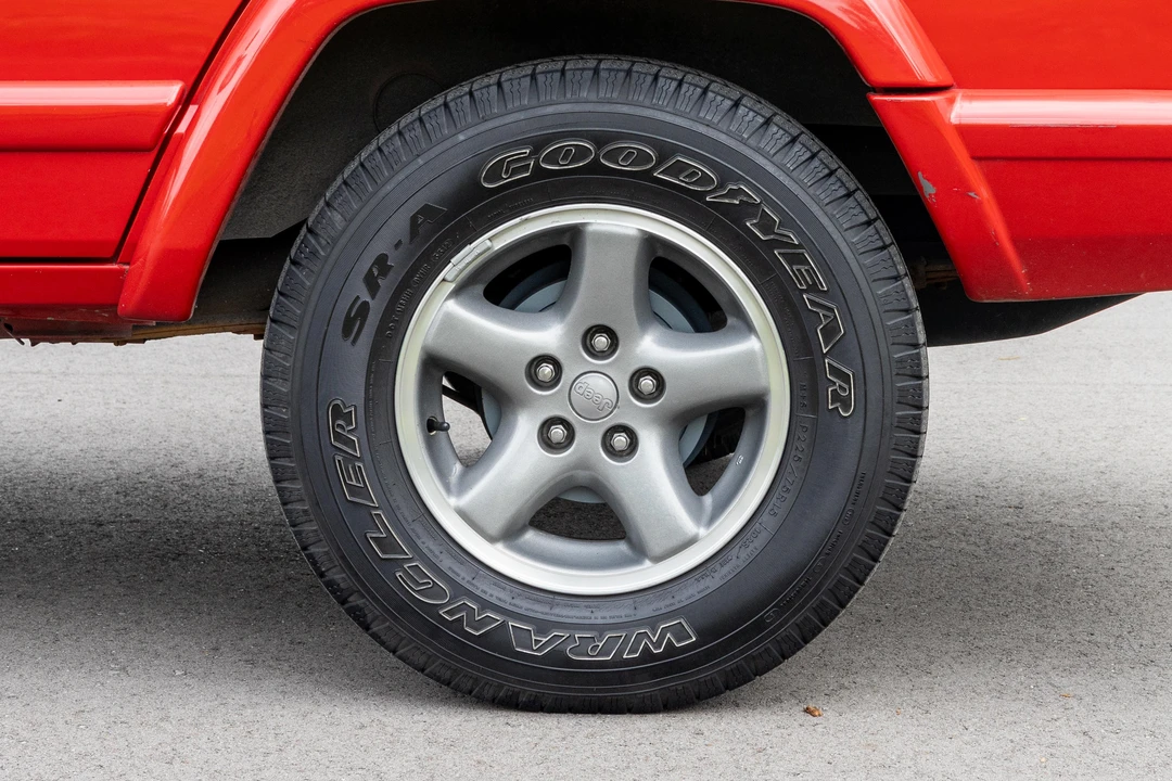 1998 Jeep XJ Cherokee - Image 24 of 31