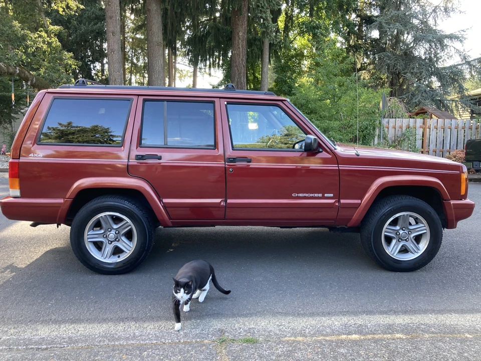 1998 Jeep XJ Cherokee - Image 19 of 31