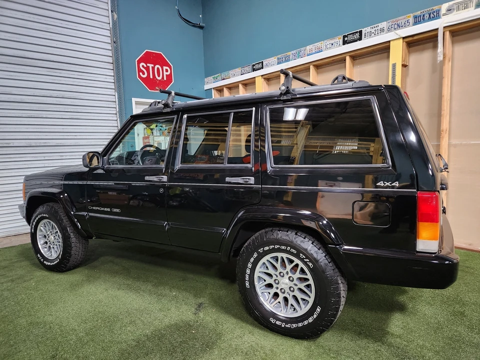 1998 Jeep XJ Cherokee - Image 10 of 31