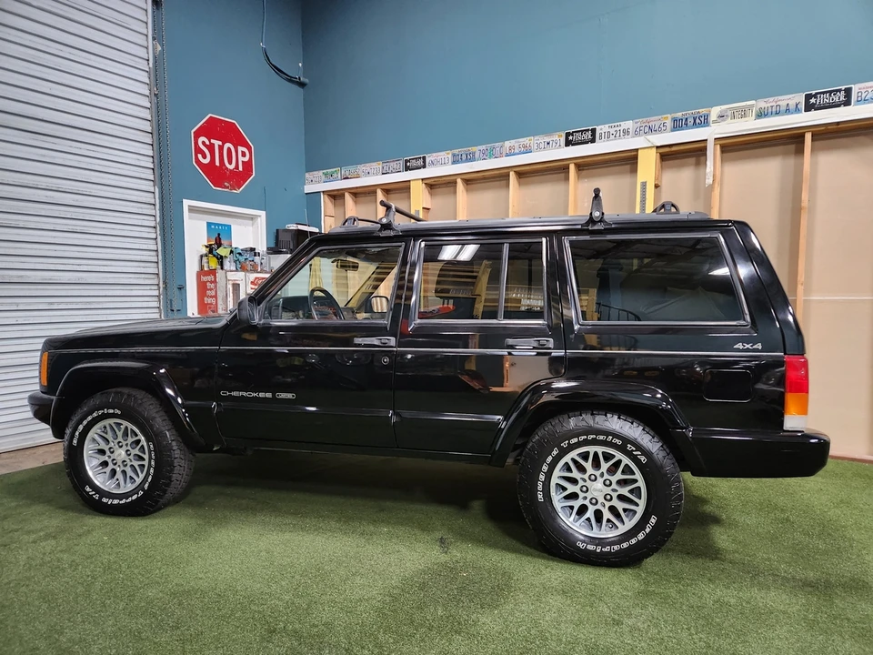 1998 Jeep XJ Cherokee - Image 9 of 31