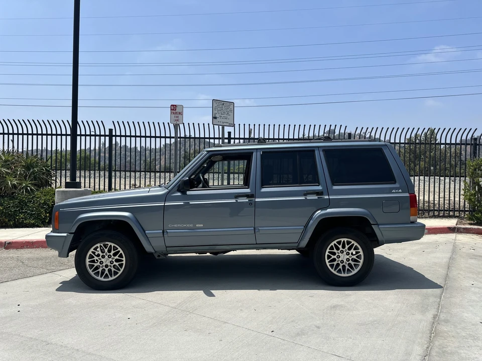 1998 Jeep XJ Cherokee - Image 9 of 31