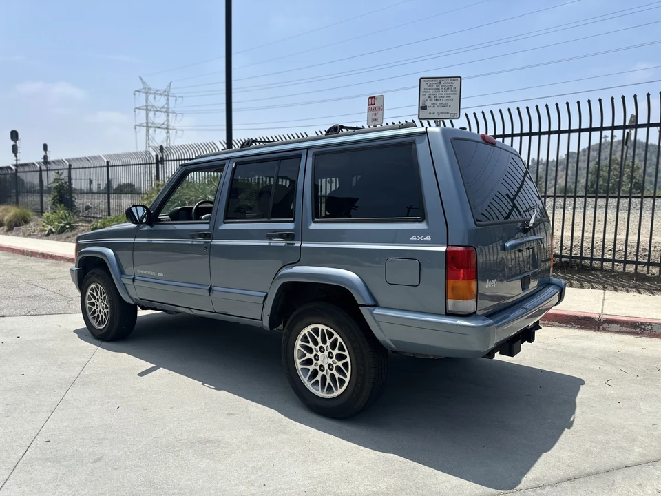 1998 Jeep XJ Cherokee - Image 10 of 31