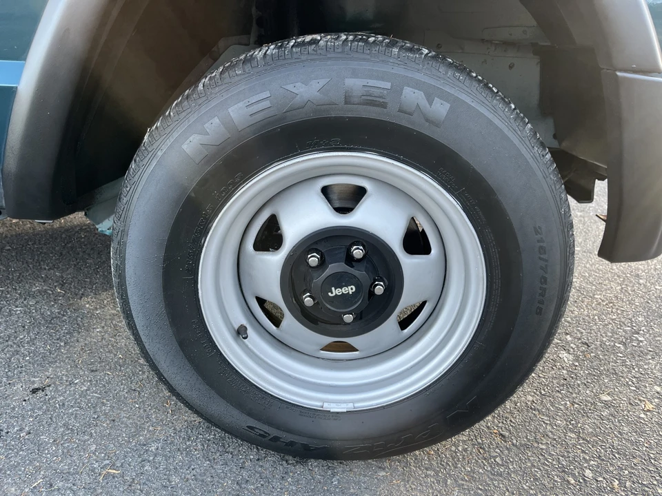1998 Jeep XJ Cherokee - Image 14 of 31