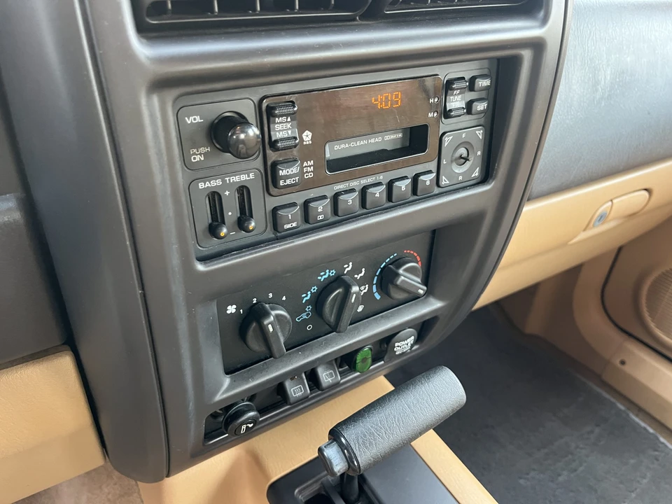 1998 Jeep XJ Cherokee - Image 25 of 31