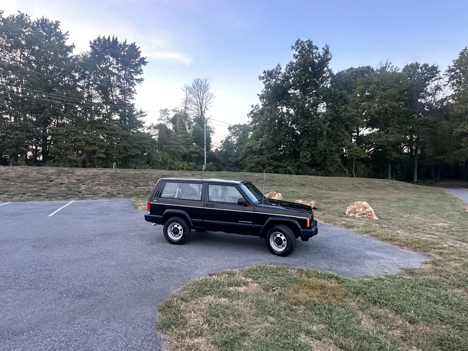 1998 Jeep XJ Cherokee - Image 10 of 31