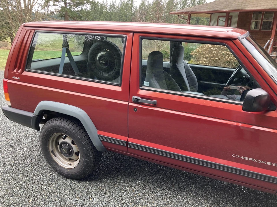 1998 Jeep XJ Cherokee - Image 10 of 31