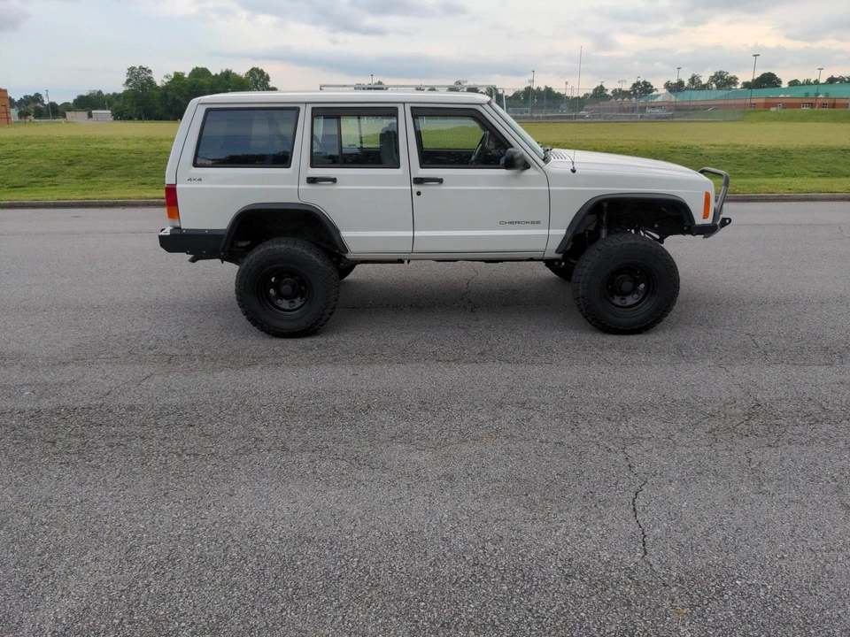 1998 Jeep XJ Cherokee - Image 10 of 31